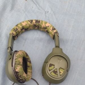 - Turtle Beach Camouflage Over-Ear Headphones with mic